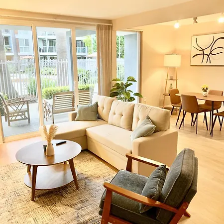 Cozy Oceanfront Pool View Condo In Marina Del Rey